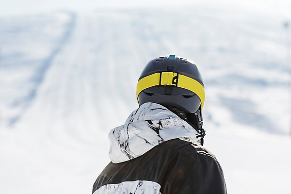 포토 JPG 주간 남자 겨울 스키 스키장 한명 서기 상반신 20대 성인 야외 뒷모습 한국인 눈 몽골 성인남자한명만 국내포토 자연요소 1 계절 아시아 뷰포인트 모션 날씨 겨울스포츠 사람 동양인 청년 남자한명만 성인남자만 파일형식