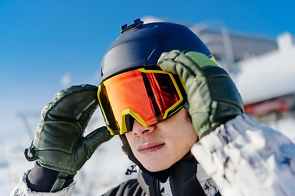 포토 JPG 주간 남자 겨울 스키장 고글 한명 상반신 20대 성인 야외 앞모습 한국인 눈 몽골 성인남자한명만 국내포토 자연요소 1 계절 아시아 뷰포인트 날씨 사람 동양인 청년 남자한명만 성인남자만 파일형식