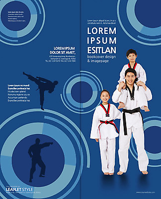 전신 PSD 템플릿 표지디자인 북디자인 출판디자인 여자 표지 남자 리플렛 포즈 2단접지 북커버 청소년 팜플렛 20대 성인 10대 세명 한국인 킥 태권도 사범 이미지템플릿 모션 사람 동양인 청년 격투기 파일형식
