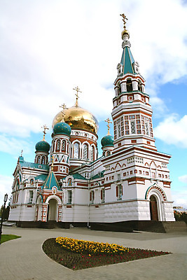 포토 JPG 해외이미지 구름 전통 종교 십자가 건축양식 하늘 사람없음 건물 빨간색 파란색 노란색 교회 문 계단 바위 흰색 사찰 황금 러시아 화단 단계 시베리아 해외202004 해외포토 자연요소 건축물 건축 유럽 컬러 종교건축 돌_바위 파일형식 이미지허브