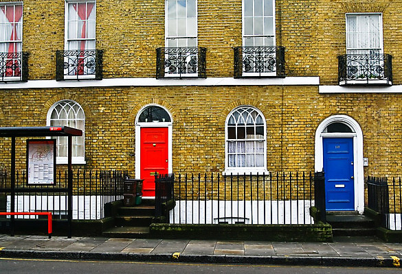 포토 JPG 해외이미지 디자인 외관 여행 건축양식 창문 유리 영국 잉글랜드 거리 버스 주택 사람없음 건물 울타리 문 런던 서식 단계 그만 왕국 스타일 해외202004 해외포토 건축물 건축 유럽 육상교통 재질 대중교통 담장 파일형식 이미지허브