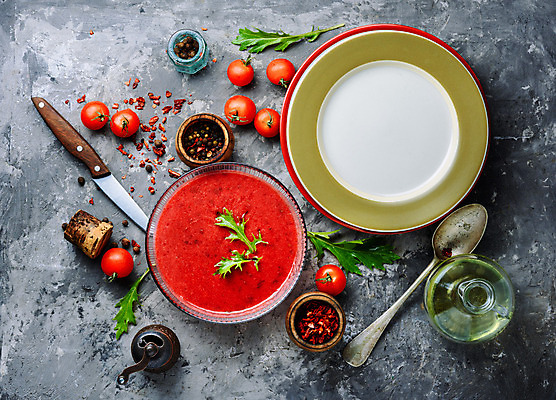 포토 JPG 해외이미지 전통 접시 계절 음식 다이어트 토마토 채소 탁자 건강 마늘 요리 사람없음 여름 저녁식사 활발 추위 신선 사발 스페인 수프 매끈함 지중해 가득함 크림 후추 건강식 점심식사 스페인어 스페인요리 채식주의자 핸드메이드 비건 해외202004 해외포토 식기 유럽 바다 가구 컨셉 식사 감각 사기그릇 향신료 채식 파일형식 이미지허브