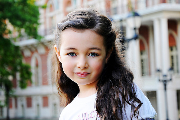 포토 JPG 해외이미지 공원 행복 어린이 자연 놀이 한명 여름 기쁨 게임 뜨거움 작음 해외202004 해외포토 1 계절 공공시설 감정 사람 크기 생태계 파일형식 이미지허브