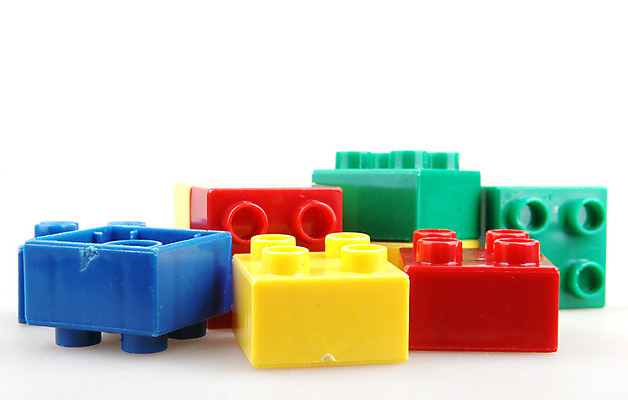 포토 JPG 해외이미지 실내 사람없음 블록 흰배경 레고 블록쌓기 해외202004 해외포토 백그라운드 내부 장난감 쌓기 흰색 파일형식 이미지허브