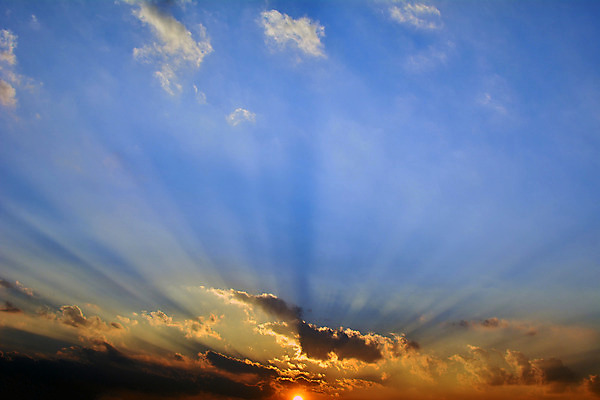 포토 JPG 해외이미지 구름 오렌지 자연 하늘 아침 파노라마 사랑 풍경 사람없음 야외 여름 파란색 빛 컬러풀 햇빛 태양 갈색 노란색 황혼 일몰 새벽 농촌 뜨거움 열정 수평선 해외202004 해외포토 주간 자연요소 계절 감정 컬러 과일 촬영기법 노을 시골 생태계 파일형식 이미지허브