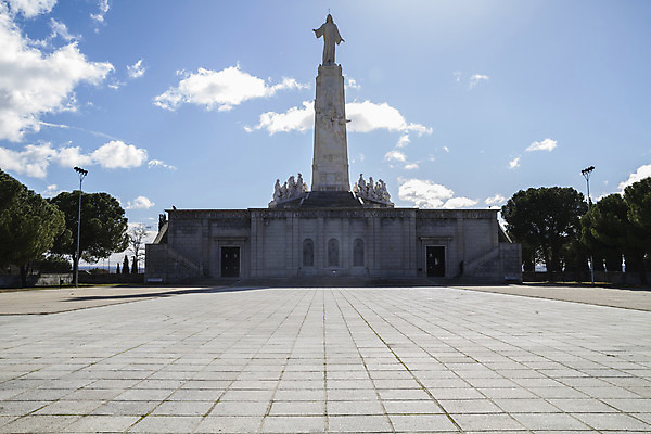 포토 JPG 해외이미지 손 기독교 종교 컨셉 관계 천사 함께함 창조 미술 사람없음 조각상 탑 검은색 성경 희망 터치 천주교 종 도움 영혼 스페인 구출 클래식 닫기 연결 집중 승진 돌봄 르네상스 마드리드 신앙심 헬프 해외202004 해외포토 건축물 감정 유럽 컬러 종교용품 모션 문화예술 신체부위 조형물 파일형식 이미지허브