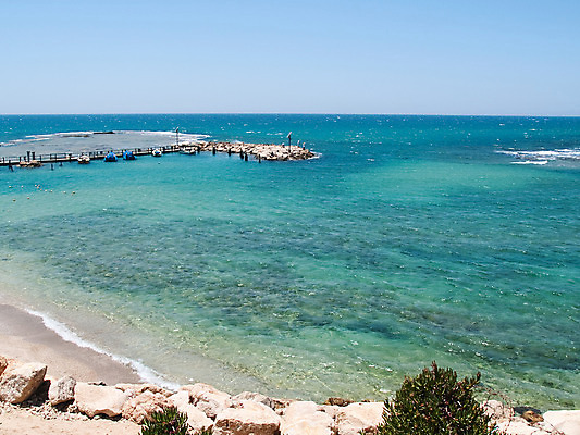 포토 JPG 해외이미지 계절 모래 파도 바다 섬 여행 백그라운드 자연 하늘 휴가 휴식 풍경 사람없음 야외 가로 물 여름 파란색 우주 환경 침묵 활발 고독 떨어짐 매끈함 순수 휴양지 장면 멀리 석호 터키석 수평선 해외202004 해외포토 자연요소 감정 컬러 컨셉 소리 장소 감각 보석 생태계 파일형식 이미지허브