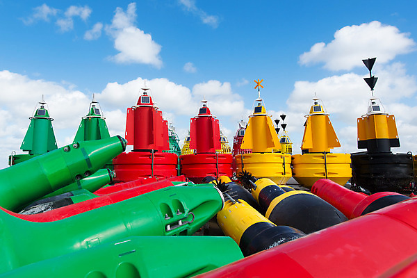 포토 JPG 해외이미지 섬 조명 건조 사람없음 빨간색 초록색 컬러풀 태양 노란색 항구 검은색 장비 에너지 흰색 주식 창고 오브젝트 네덜란드 패널 많음 비콘스 해외202004 해외포토 자연요소 유럽 컬러 컨셉 교통시설 금융 파일형식 이미지허브