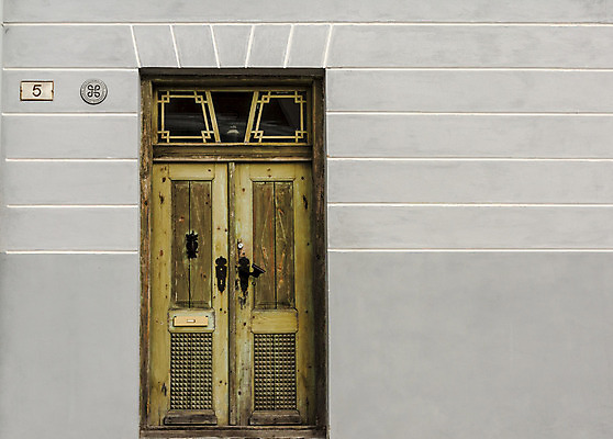 포토 JPG 해외이미지 외관 유럽 여행 건축양식 날씨 출입구 거리 프레임 자물쇠 사람없음 야외 건물 목재 갈색 문 수확 골동품 바위 중세 역사 묘사 그림 질감 과거 타운 목각 옛날 프로방스 해외202004 해외포토 나무 건축물 건축 나라 컬러 컨셉 농업 재료 돌_바위 도시 파일형식 이미지허브