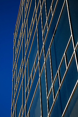 포토 JPG 해외이미지 구름 외관 유럽 비즈니스 건축양식 창문 유리 하늘 기술 사람없음 야외 건물 금융 파란색 사무실 반사 금속 도시 도심 은색 장면 지역 철강 터키석 스타일 해외202004 해외포토 자연요소 건축물 건축 나라 컬러 재질 경제 보석 파일형식 이미지허브