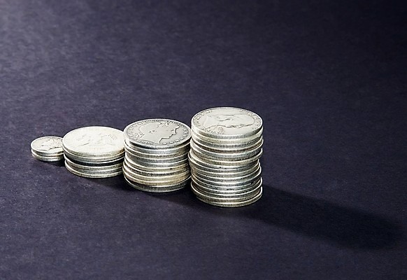 포토 JPG 해외이미지 백그라운드 돈 사람없음 쌓기 금속 동전 검은색 미국 기둥 은색 해외202004 해외포토 건축 컬러 북아메리카 모션 재질 재산 파일형식 이미지허브