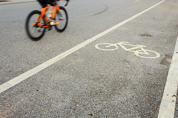 포토 JPG 해외이미지 아이콘 공원 도로 길 선 스포츠 여행 백그라운드 교통시설 화살 거리 건강 안전 사람없음 야외 노란색 자전거 페인트 흰색 도시 아스팔트 심볼 사인 순환 땅바닥 루트 바이킹 방법 해외202004 해외포토 공공시설 컬러 교통 모션 바닥 바이크 시설 파일형식 이미지허브
