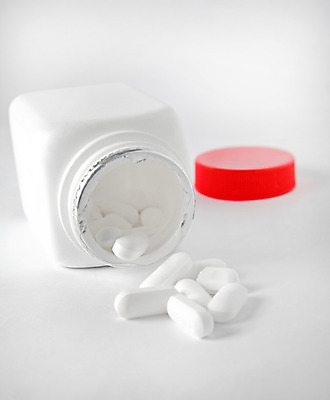 포토 JPG 해외이미지 행복 감정 스포츠 과학 백그라운드 컨셉 열쇠 추상 프레임 건강 사람없음 치료 가로 빛 컬러풀 알약 약 어둠 고통 회색 흰색 죽음 바이러스 고독 약초 질병 약국 가득함 슛 처방 중독 나쁜 고립 돌봄 해외202004 해외포토 컬러 무늬 의학 모션 풀_식물 파일형식 이미지허브