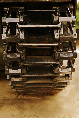 포토 JPG 해외이미지 길 무기 사람없음 수확 바퀴 부식 군용 싸움 탱크 트랙 육군 갑옷 추적 선로 옛날 울퉁불퉁 철강 해외202004 해외포토 농업 모션 군대 보호장비 파일형식 이미지허브