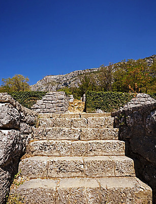 포토 JPG 해외이미지 유럽 도로 여행 사다리 모션 자연 산 풍경 사람없음 야외 초록색 여름 계단 환경 바위 거친 그룹 언덕 옛날 해외202004 해외포토 계절 나라 길 컬러 교통시설 돌_바위 도구 생태계 파일형식 이미지허브