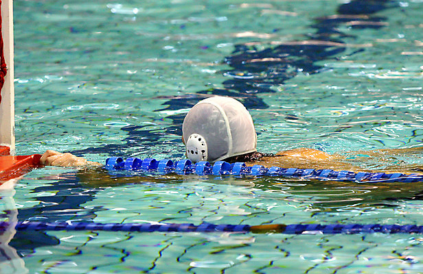 포토 JPG 해외이미지 남자 스포츠 놀이 건강 사람 이벤트 경기 사람없음 물 운동 힘 경쟁 기차 에너지 게임 당구 집중 골 플레이어 해외202004 해외포토 자연요소 육상교통 컨셉 대중교통 구기 파일형식 이미지허브