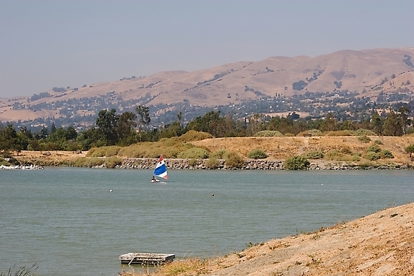포토 JPG 해외이미지 공원 호수 자연 하늘 풍경 사람없음 야외 물 여름 미국 연못 도시 보트 당구 주말 해외202004 해외포토 자연요소 계절 공공시설 북아메리카 배_교통 구기 생태계 파일형식 이미지허브