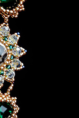 포토 JPG 해외이미지 전통 접시 손 여자 문화 바다 백그라운드 패턴 비즈니스 목걸이 장신구 팔찌 자연 건강 선물 미술 사람없음 장식 빛 세트 유행 귀걸이 검은색 장비 흰색 황금 고급 정상 보석 수집 오브젝트 복고 내추럴 핸드메이드 스타일 해외202004 해외포토 식기 컬러 컨셉 무늬 문화예술 사람 신체부위 광석 생태계 파일형식 이미지허브