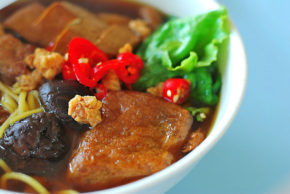 포토 JPG 해외이미지 라이프스타일 접시 음료 음식 여행 다이어트 채소 재료 콩 건강 요리 동양인 사람없음 식당 식사 중국 버섯 맛 수프 메뉴 국수 거짓 채식주의자 스타일 비건 해외202004 해외포토 식기 아시아 컨셉 곡류 인종 생활 상점 면류 채식 파일형식 이미지허브