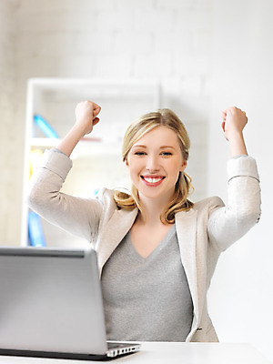 포토 JPG 해외이미지 직업 학생 여자 교육 행복 비즈니스 사업가 통신 성공 노동자 실내 한명 사람 노트북 컴퓨터 사무실 귀여움 공책 정보 표현 최고 작업 비즈니스우먼 자신감 행운 뉴스 스마트 만족 긍정 승자 필승 해외202004 해외포토 1 감정 컨셉 문구용품 내부 전자제품 우승 직장인 파일형식 이미지허브