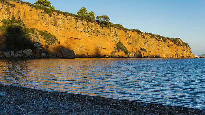 포토 JPG 해외이미지 나무 파도 바다 섬 여행 하늘 휴가 휴식 풍경 사람없음 물 여름 파란색 햇빛 반사 여행객 화목 고요 꿈 그리스 휴양지 암초 이국적 터키석 파라다이스 해외202004 해외포토 자연요소 식물 계절 유럽 컬러 컨셉 사람 태양 장소 보석 파일형식 이미지허브