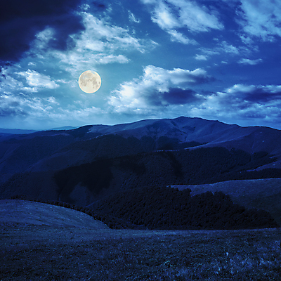 포토 JPG 해외이미지 하늘 산 풍경 사람없음 야외 파란색 보름달 달 야간 해외202004 해외포토 자연요소 컬러 파일형식 이미지허브