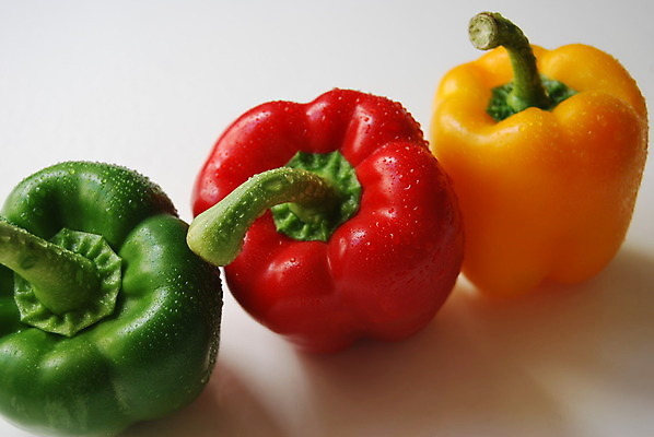 포토 JPG 해외이미지 음식 채소 고추 피망 파프리카 사람없음 컬러풀 주방 카페 후추 해외202004 해외포토 컬러 상점 향신료 파일형식 이미지허브