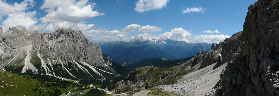 포토 JPG 해외이미지 구름 유럽 여행 밭 자연 하늘 날씨 산 파노라마 풍경 사람없음 야외 초록색 여름 파란색 계곡 이탈리아 절벽 하이킹 시골 못 정상 신비 무서움 고도 알프스 산악지대 절정 해외202004 해외포토 자연요소 계절 감정 나라 컬러 컨셉 농업 레저 촬영기법 공구 생태계 파일형식 이미지허브