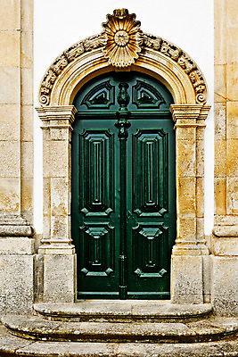 포토 JPG 해외이미지 디자인 유럽 문화 벽 건축양식 주택 프레임 미술 사람없음 야외 건물 장식 초록색 문 수확 흰색 도시 중세 역사 보행로 재산 클래식 포르투갈 타운 단계 옛날 풍요 스타일 개조 해외202004 해외포토 건축물 건축 나라 길 컬러 컨셉 농업 문화예술 금융 파일형식 이미지허브