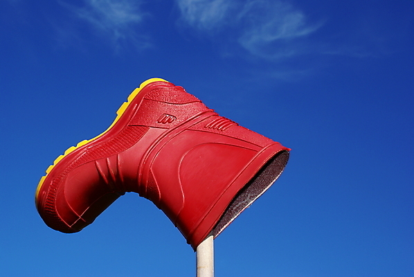 포토 JPG 해외이미지 옷 어린이 부츠 사람없음 빨간색 업무 클래식 심플 웅덩이 고무 해외202004 해외포토 컬러 신발 컨셉 사람 작업 파일형식 이미지허브