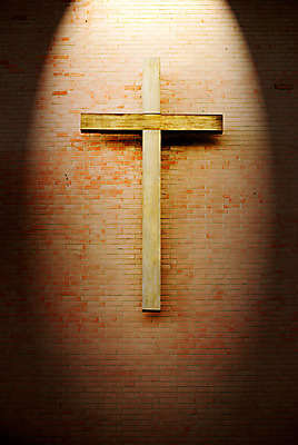 포토 JPG 해외이미지 모양 기독교 종교 벽 백그라운드 컨셉 십자가 사랑 사람없음 내부 목재 장식 빛 갈색 교회 믿음 어둠 희망 기도 예수 영혼 심볼 신성 스포트라이트 용서 귀족 숭배 신앙심 옛날 칭찬 해외202004 해외포토 나무 감정 컬러 재료 종교건축 건물 신_종교 파일형식 이미지허브