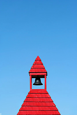 포토 JPG 해외이미지 학교 하늘 사람없음 빨간색 파란색 수확 종 첨탑 해외202004 해외포토 교육 컬러 농업 탑 파일형식 이미지허브