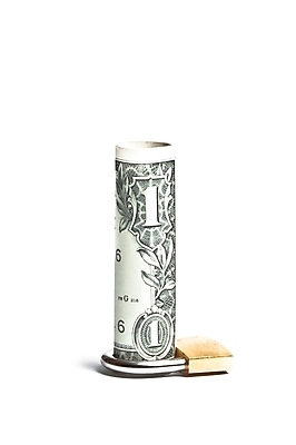 포토 JPG 해외이미지 종이 컨셉 지폐 돈 비즈니스 열쇠 자물쇠 안전 사람없음 금융 쇼핑 믿음 달러 금속 저축 흰색 오픈 신문 재산 황금 보호 가득함 심볼 오브젝트 잠금 보안 투자 상업 시스템 보험 대출 빚 계좌 위기 비용 해외202004 해외포토 감정 컬러 재질 간행물 경제 뉴스 파일형식 이미지허브