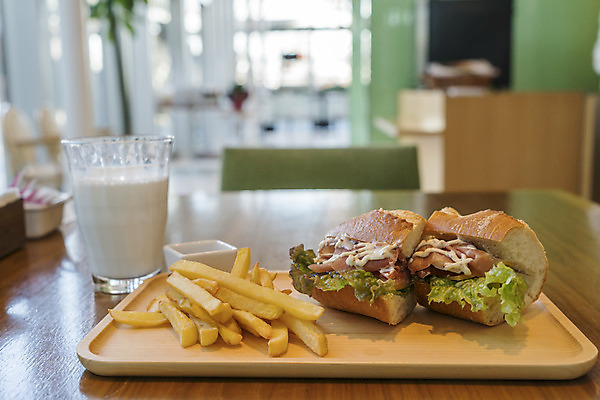 포토 JPG 해외이미지 전통 음식 빵 백그라운드 치즈 샌드위치 요리 사람없음 계란 식사 저녁식사 우유 튀김 프랑스 감자튀김 흰색 뜨거움 그릴 아침식사 굽기 만취 스위스 속도 햄 토스트 프랑스어 점심식사 몬테카를로 해외202004 해외포토 문자 유럽 컬러 주방용품 유제품 감자 육류 알 구이 모나코 술취함 파일형식 이미지허브