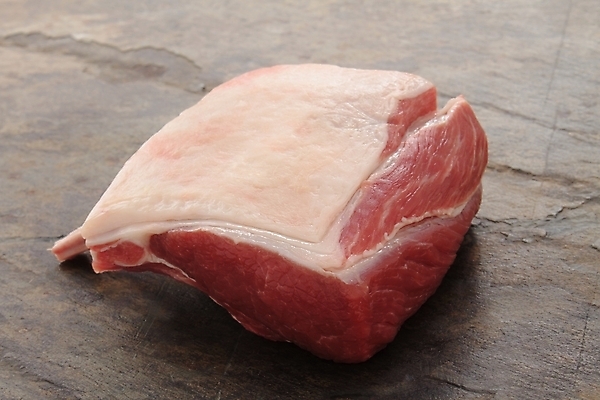 포토 JPG 해외이미지 식재료 실내 생고기 사람없음 양고기 나무배경 해외202004 해외포토 백그라운드 육류 내부 파일형식 이미지허브