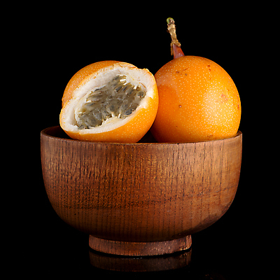 포토 해외이미지 그릇 검은배경 단면 실내 사람없음 신선 열대과일 담기 패션후르츠 해외202004 해외포토 식기 백그라운드 과일 모션 내부 검은색 파일형식 이미지허브