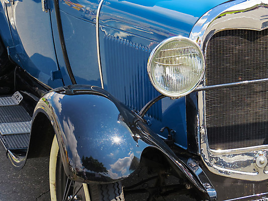 포토 JPG 해외이미지 모델 디자인 교통시설 자동차 사람없음 파란색 태양 반사 금속 검은색 기계 운전 골동품 등불 바퀴 클래식 고급 우아함 자르기 복고 모터 고립 범퍼 옛날 스타일 해외202004 해외포토 자연요소 육상교통 컬러 교통 컨셉 모션 재질 조명 시설 파일형식 이미지허브