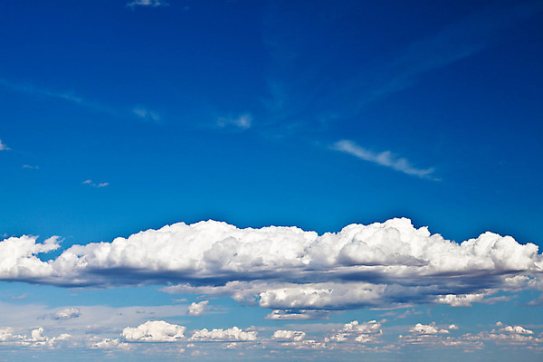 포토 JPG 해외이미지 구름 계절 자연 하늘 풍경 사람없음 여름 파란색 환경 흰색 생태계 생태학 카피스페이스 해외202004 해외포토 자연요소 교육 컬러 공백 파일형식 이미지허브