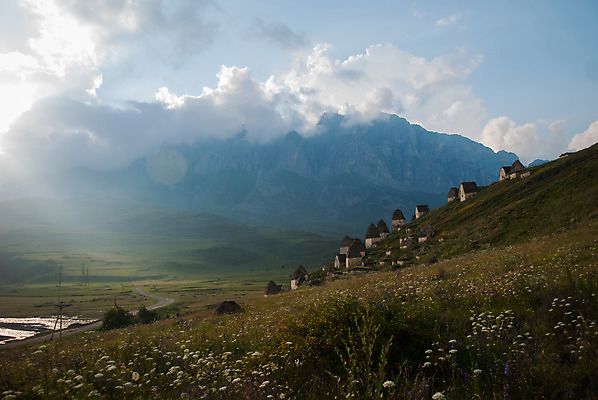 포토 JPG 해외이미지 백인 스포츠 여행 건축양식 휴가 산 사람없음 초록색 파란색 러시아 북쪽 추적 해외202004 해외포토 서양인 건축 유럽 컬러 모션 방향 파일형식 이미지허브