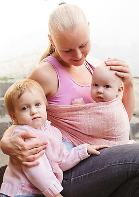 포토 JPG 해외이미지 백인 딸 행복 아들 어린이 분홍색 2 가족 엄마 함께함 건강 사랑 사람 소년 야외 세명 금발 걷기 목도리 임산부 덮개 아기 반지 잡기 잠 면 던지기 닫기 위치 적재 걸음마 돌봄 파우치 해외202004 해외포토 서양인 헤어스타일 잡화 남자 감정 컬러 컨셉 가방 장신구 관계 모션 임신 뚜껑 파일형식 이미지허브