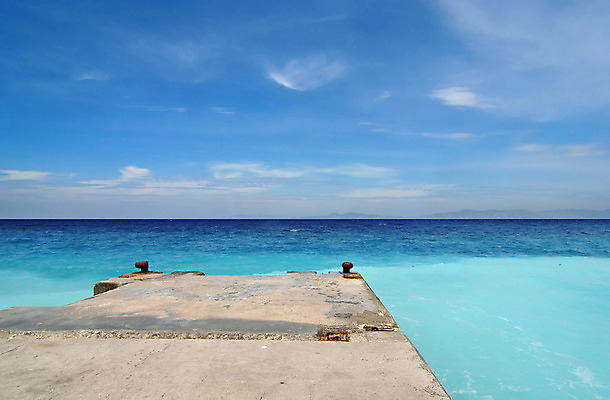 포토 JPG 해외이미지 바다 자연 하늘 사람없음 물 파란색 항구 지중해 그리스 방파제 콘크리트 수평선 해외202004 해외포토 자연요소 공공시설 유럽 컬러 교통시설 생태계 파일형식 이미지허브