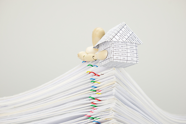 포토 JPG 해외이미지 종이 비즈니스 성공 설계 주택 사람없음 목재 쌓기 자료 흰색 잡기 업무 인쇄 보고서 문서 투자 영수증 시트 계좌 옛날 해외202004 해외포토 나무 컬러 컨셉 재료 모션 건물 금융 작업 파일형식 이미지허브