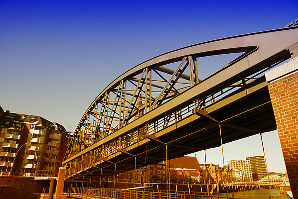 포토 JPG 해외이미지 여행 건축양식 독일 풍경 사람없음 물 탑 항구 골동품 도시 역사 도심 첨탑 옛날 함부르크 해외202004 해외포토 자연요소 건축물 건축 유럽 교통시설 파일형식 이미지허브