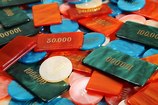 포토 JPG 해외이미지 돈 놀이 성공 사람없음 빨간색 초록색 파란색 컬러풀 반사 쌓기 검은색 게임 흰색 우승 원형 행운 재산 도박 심볼 오브젝트 카지노 클럽 기회 롤 포커 중독 고립 라스베가스 적자 텍사스 해외202004 해외포토 도형 컬러 컨셉 모션 금융 미국 최고 트럼프 파일형식 이미지허브