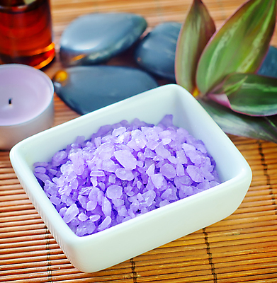 포토 JPG 해외이미지 그릇 잎 사람없음 보라색 스파 조약돌 아로마 스파용품 향초 아로마테라피 입욕소금 해외202004 해외포토 식물 식기 컬러 초 돌_바위 미용용품 오브젝트 소금 테라피 파일형식 이미지허브