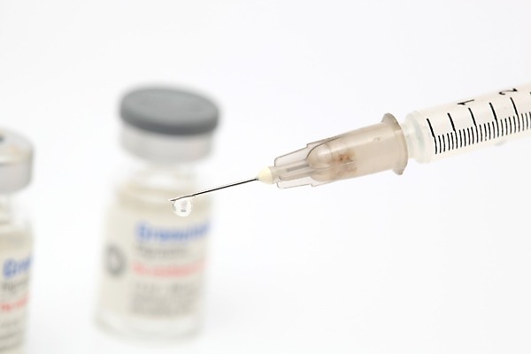 포토 JPG 해외이미지 백그라운드 2 건강 주사기 사람없음 약 금속 흰색 독약 가장자리 떨어짐 플라스틱 묘사 오브젝트 날카로움 주사약 조제 고립 해외202004 해외포토 컬러 컨셉 의학 의료기기 재질 둘레 만들기 파일형식 이미지허브