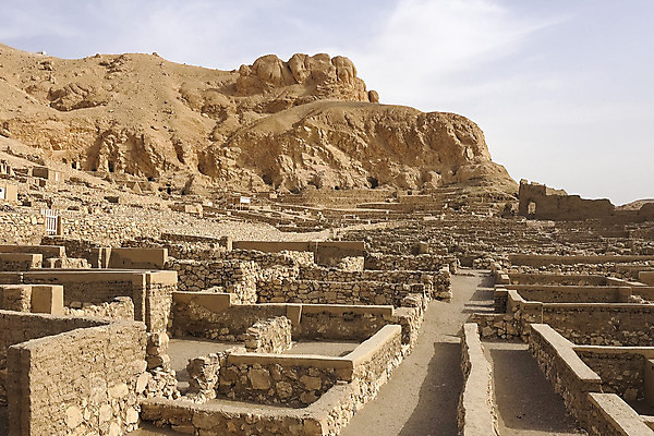 포토 JPG 해외이미지 모양 모래 여행 건축양식 휴가 이집트 사람없음 건물 조각상 맑음 힘 사막 바위 무덤 아내 사찰 역사 기자 큼 왕 묘사 폐허 피라미드 스핑크스 기념물 장례 미라 옛날 카이로 파라오 해외202004 해외포토 직업 건축물 건축 종교건축 아프리카 날씨 조형물 돌_바위 크기 랜드마크 파일형식 이미지허브