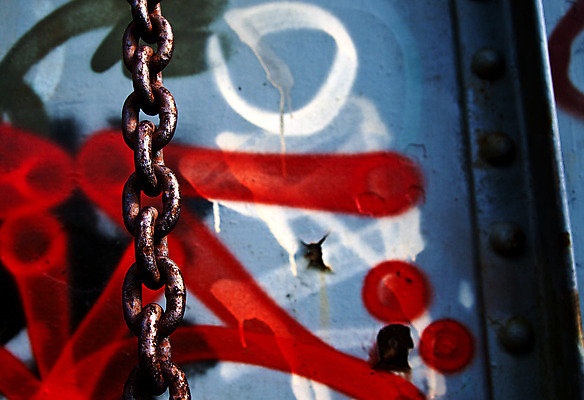 포토 JPG 해외이미지 디자인 미술 사람없음 빨간색 금속 페인트 기차 표현 균열 그래피티 묶기 버리기 부식 분무기 옛날 해외202004 해외포토 육상교통 컬러 모션 재질 문화예술 대중교통 낙서 그림 파일형식 이미지허브