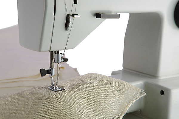 포토 JPG 해외이미지 디자인 옷 산업 공장 취미 사람없음 유행 금속 기계 장비 회색 공구 직물 업무 실 제조 바느질 디자이너 묘사 패드 재단 양발 해외202004 해외포토 직업 컬러 공업 재질 도구 작업 파일형식 이미지허브