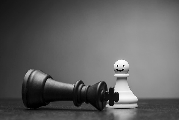 포토 JPG 해외이미지 교육 스포츠 조각 컨셉 생각 놀이 성공 설계 아이디어 서기 경기 사람없음 가로 세트 도전 게임 우승 체스말 체스 선택 계획 위험 대표 공격 왕 리더 싸움 전쟁 패배 장군 전쟁터 경영 지능 필승 힘찬 해외202004 해외포토 직업 비즈니스 모션 최고 말_게임 파일형식 이미지허브